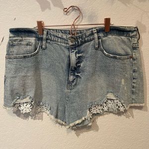 light blue jean shorts—>18